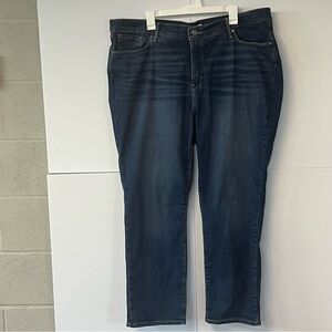 EUC Men’s Levi Strauss Gold Totally Shaping Straight Leg Jeans Size 24S 37 x 28